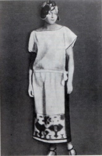 Эльза Триоле в платье от Ламановой
