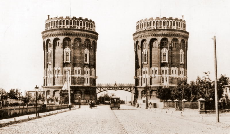 Крестовские водонапорные башни. 1900-1910-е гг.