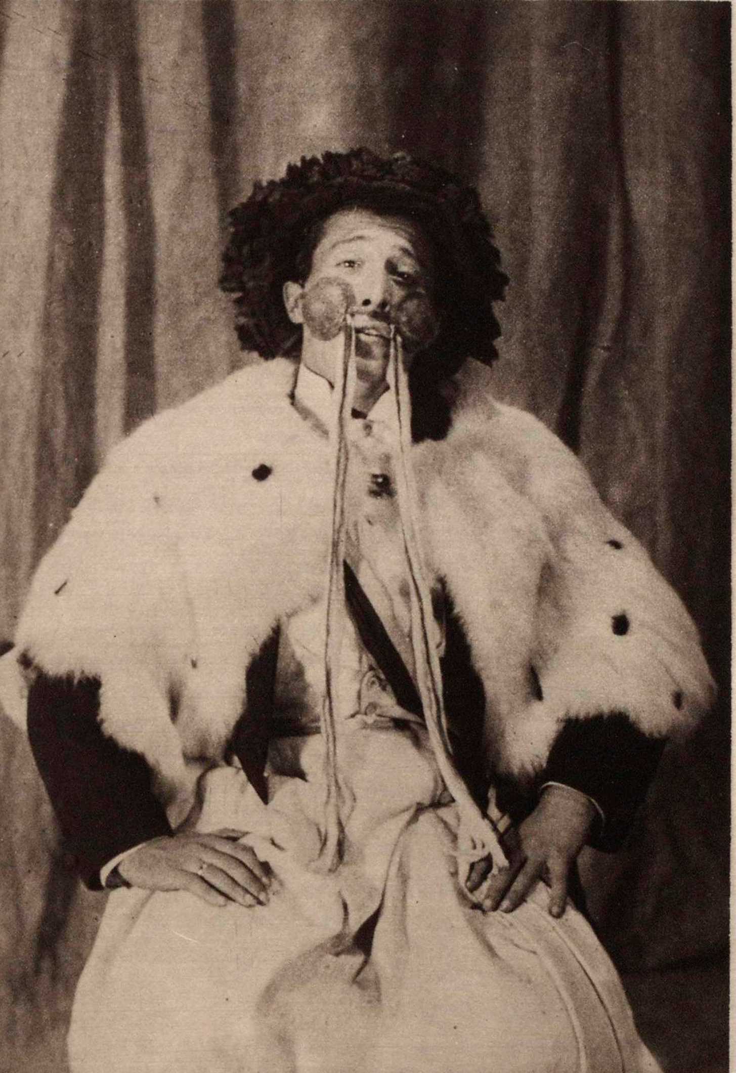 Осип Николаевич Басов в роли Альтоума. Спектакль «Принцесса Турандот». 1922 год