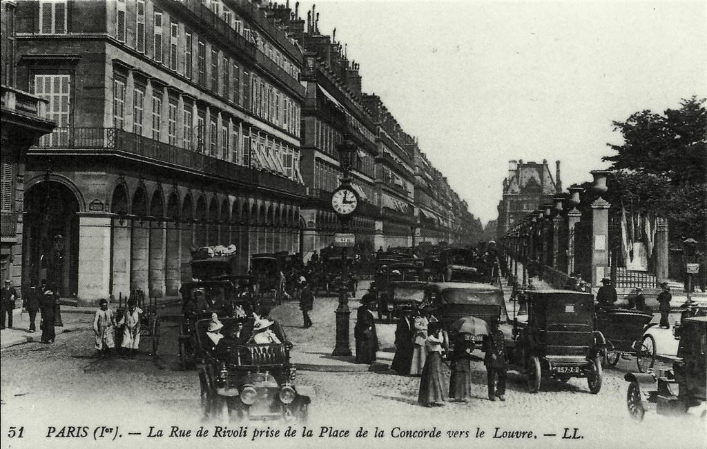 La Rue de Rivoli prise de la Concorde vers le Louvre