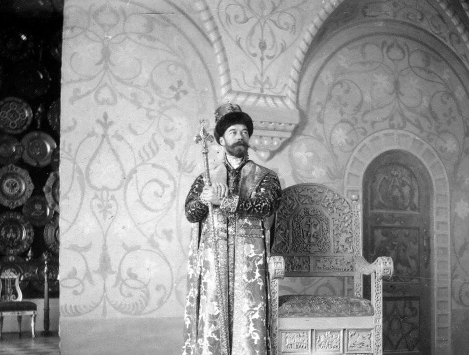 Император Николай II в декорациях Московского кремля